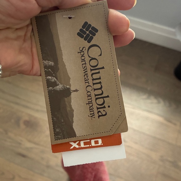 Columbia Sportswear Women’s Red Geometric Floral Scoop Neck Long Sleeve Shirt - Picture 10 of 10